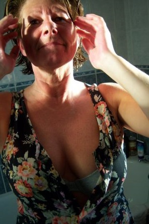 Vieille cochonne sur Sevran cherche senior